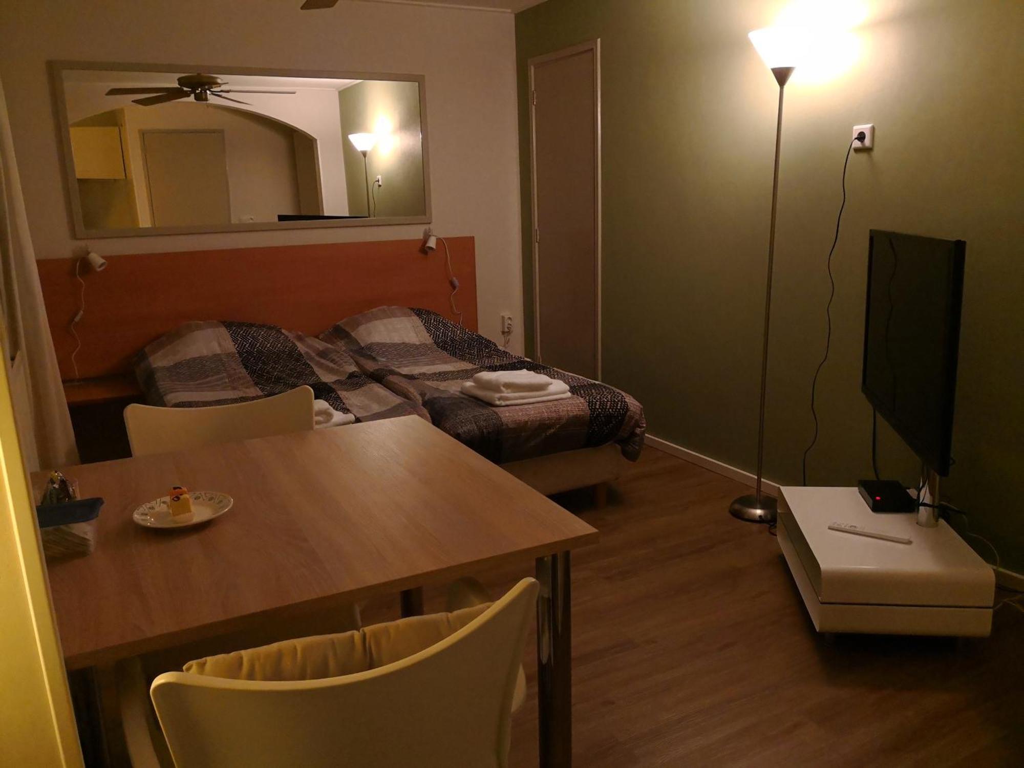 Bordine Guesthouse Леуварден Стая снимка